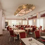 Agora' Palace 4*