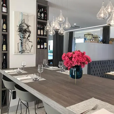 Agora' Palace Hotel 4*