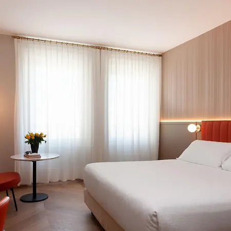 Agora' Palace Hotel 4*