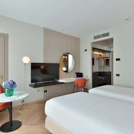 Agora' Palace 4*