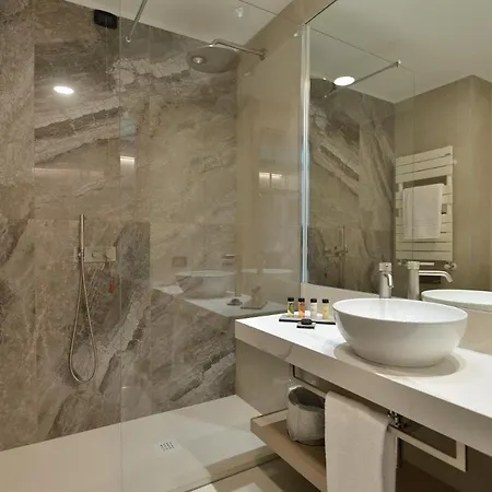 Agora' Palace Otel Biella