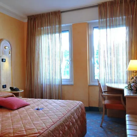 Agora' Palace Hotel