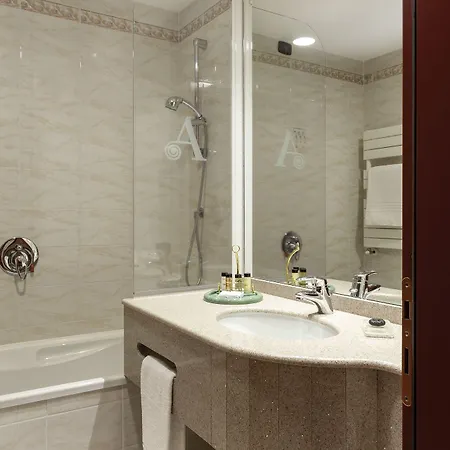 Agora' Palace 4*