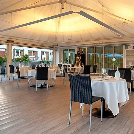 Hotel Agora' Palace
