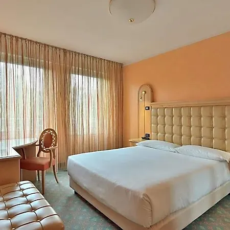 Agora' Palace Hotel