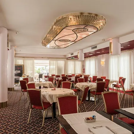 Agora' Palace 4*
