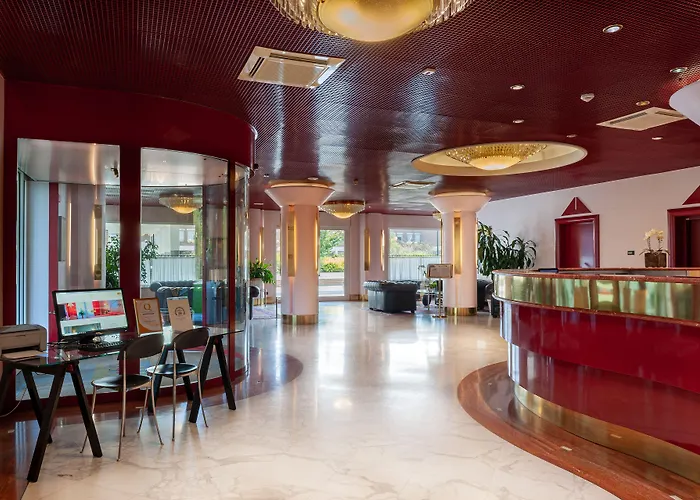 Agora' Palace Hotel 4*